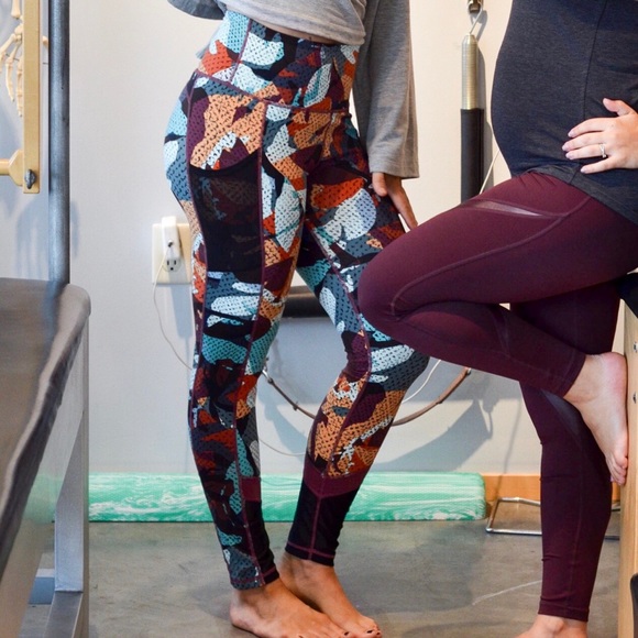 ✨LAST ONE✨ colorful chic athletic leggings - Picture 2 of 3